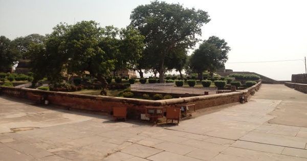 Samadhi of Martyrs at Jhansi Fort